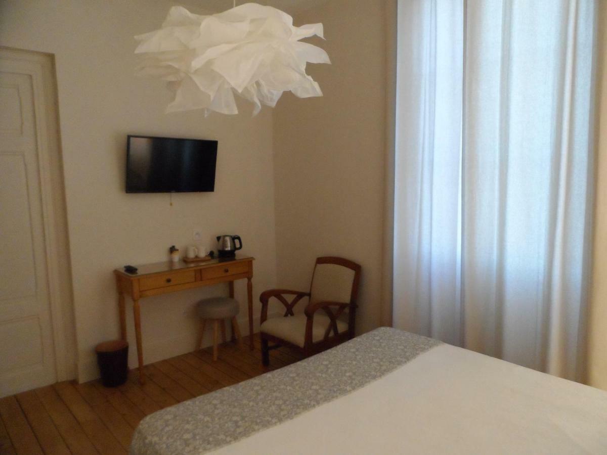 Le Cercle Chambres Climatisees Coligny Экстерьер фото